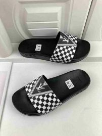 Picture of LV Slippers _SKU677984749342017